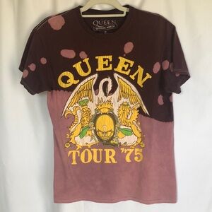 QUEEN Tour 1975 burgundy short sleeve t-shirt. Size Medium. Unisex.